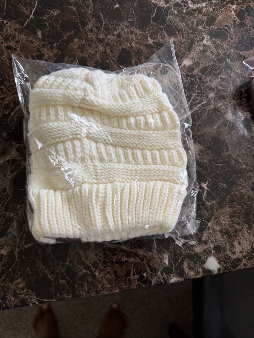 Womenβs Knit Cable Beanie - Cream